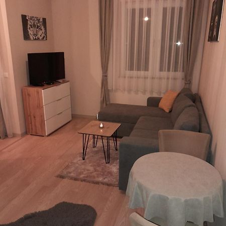 Gray Apartament 2 Pristina Exteriör bild