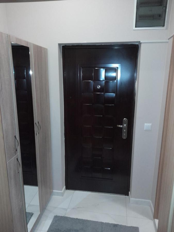 Gray Apartament 2 Pristina Exteriör bild