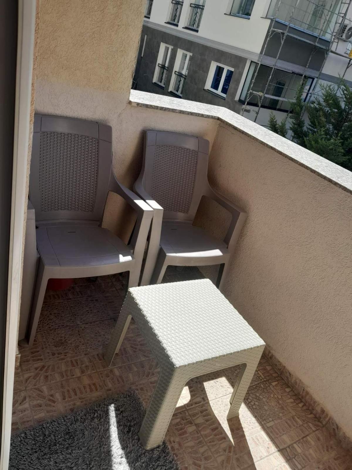 Gray Apartament 2 Pristina Exteriör bild